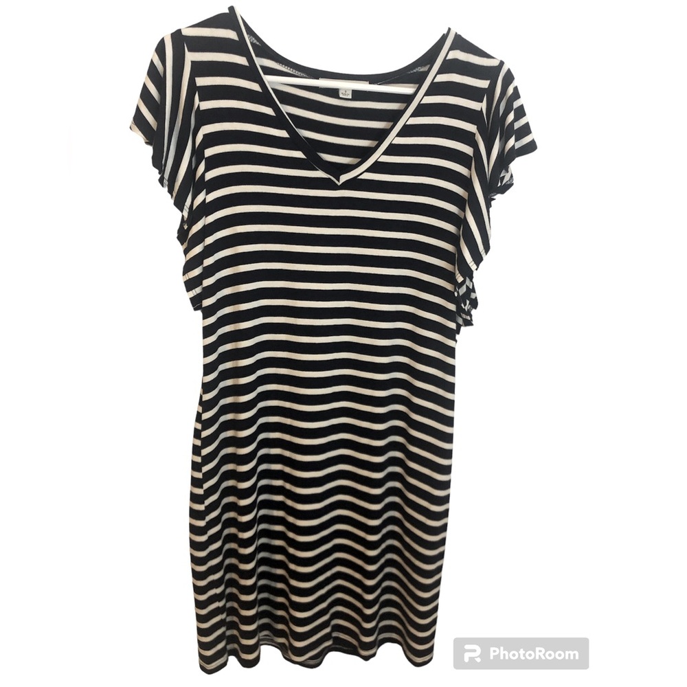 Gorgeous Green Envelope Los Angeles blue & white v-  neck dress
